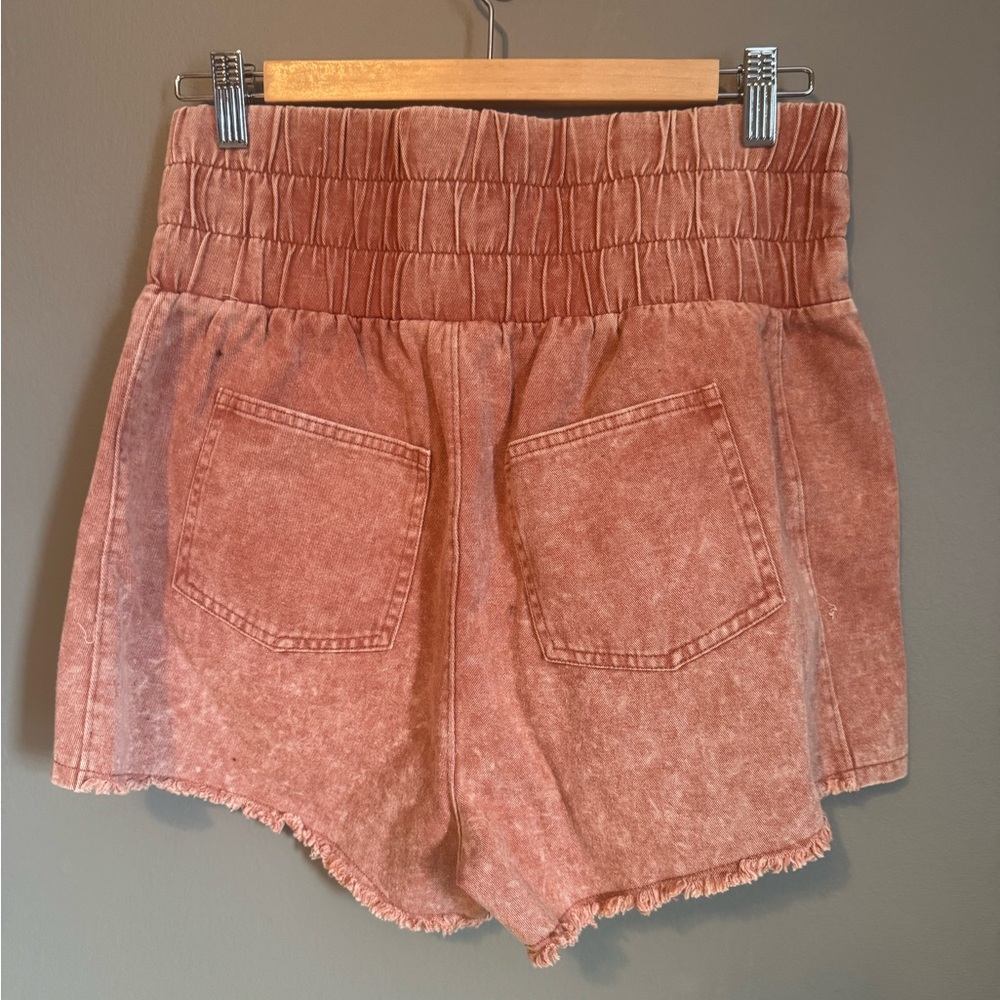 NEW IN brand shorts Sz. Med - Picture 3 of 10